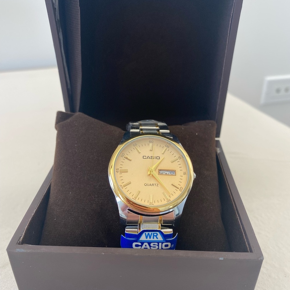 Brand New Men’s Casio Watch